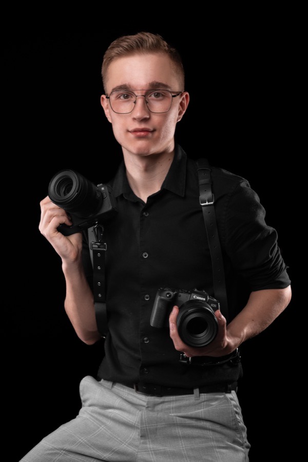 Dawid — kamerzysta, fotograf i montażysta współpracujący z VIAM